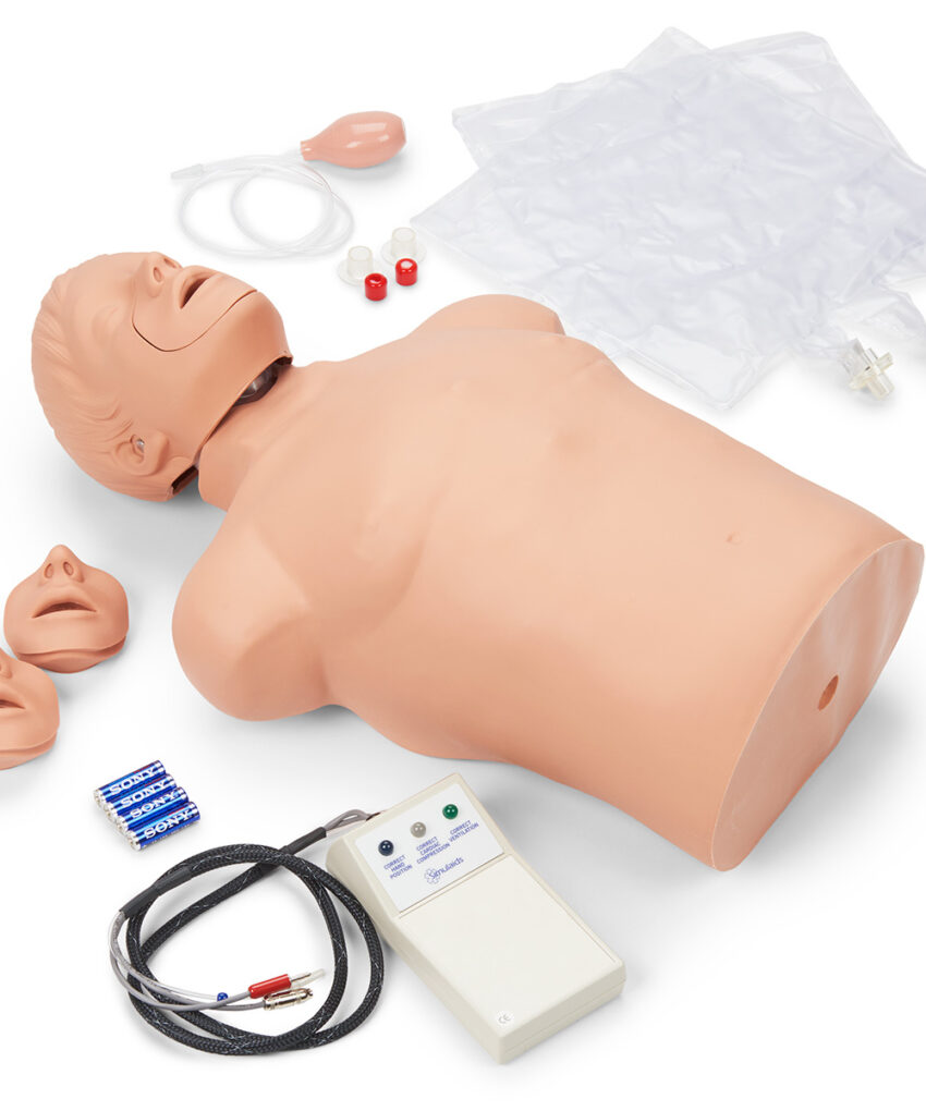 Manequim Brad CPR com console eletrônico e bolsa de transporte